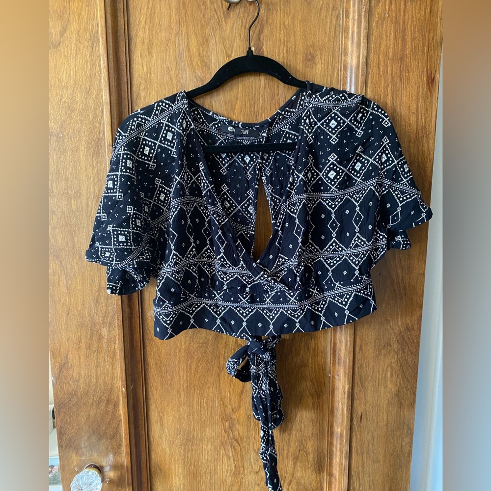 CLOSET CLEAN OUT NWOT Rip Curl Open Back, Tied Crop Top